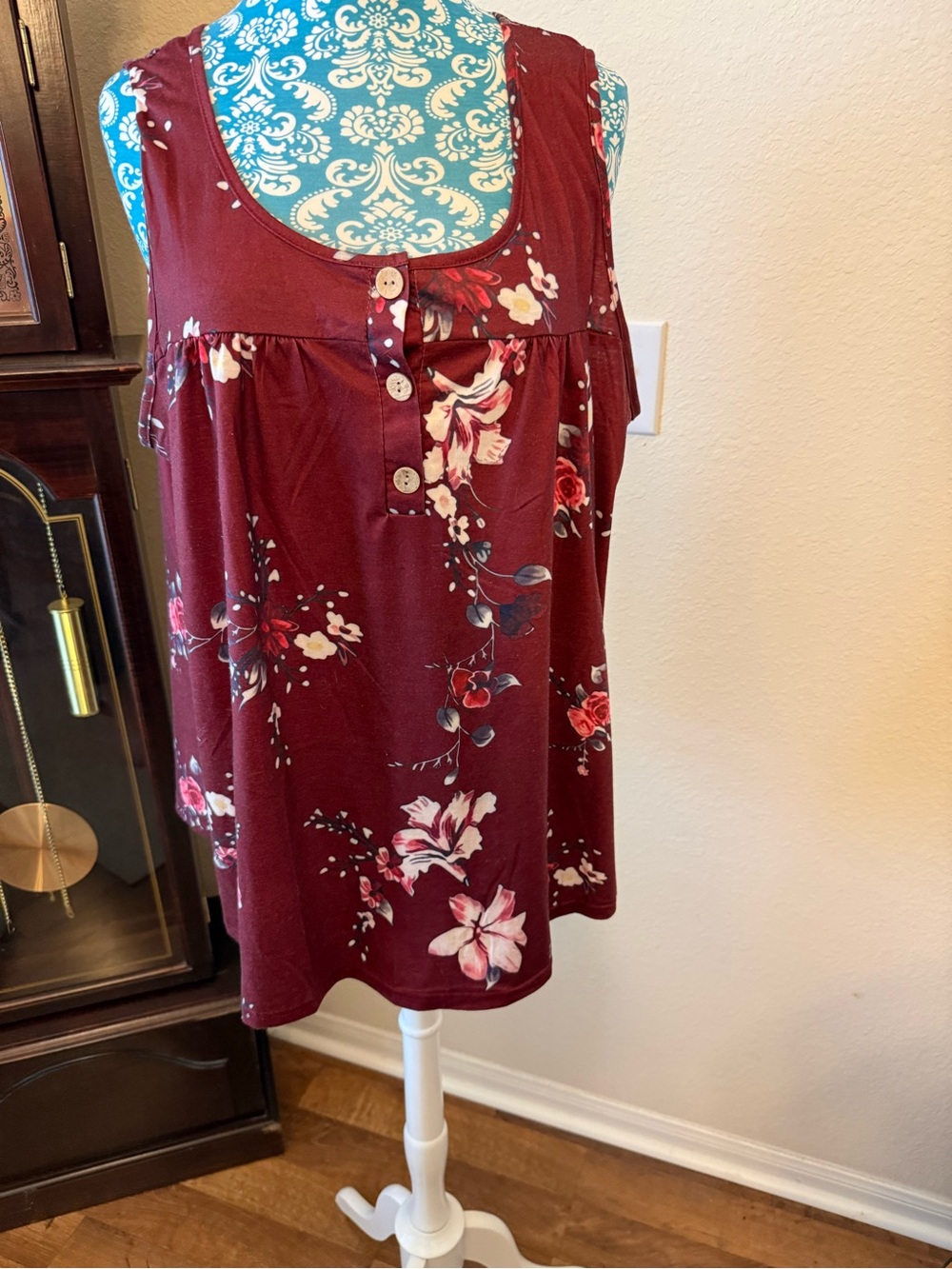 Women’s Floral Button Henley Tank - Burgundy